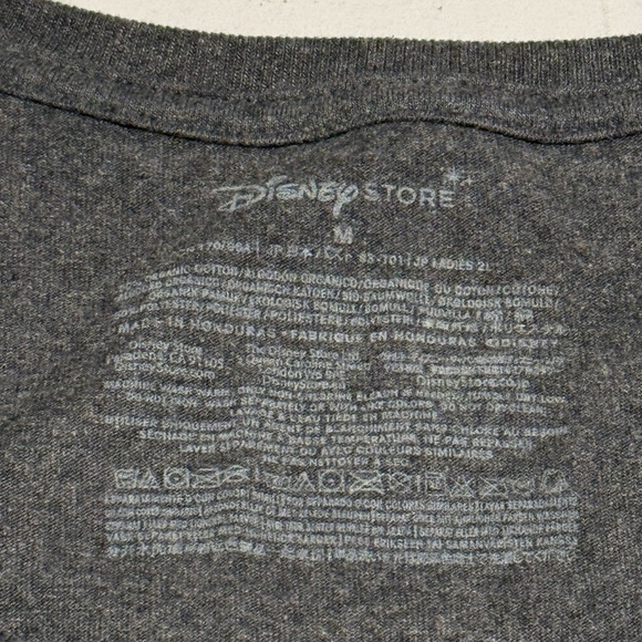 Bundle of 3 M Disney Graphic T-Shirts - Picture 5 of 5